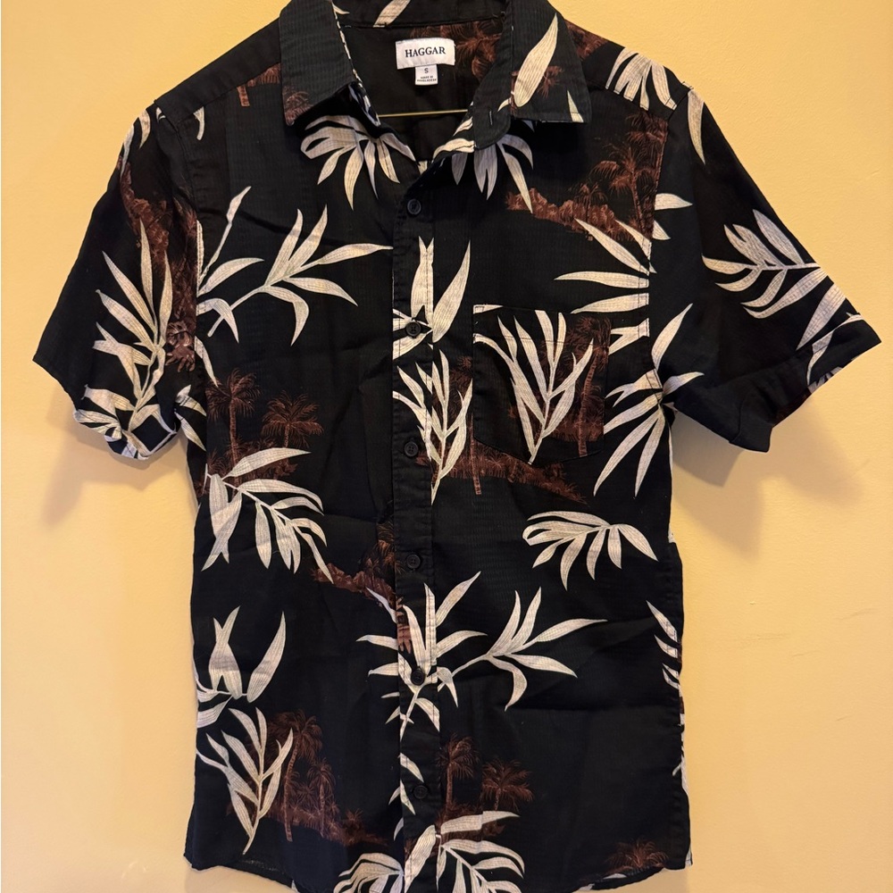 Haggar Men's Black and Brown Leaf Print Shirt
